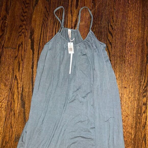 New Gentle Fawn Dress - Picture 2 of 5